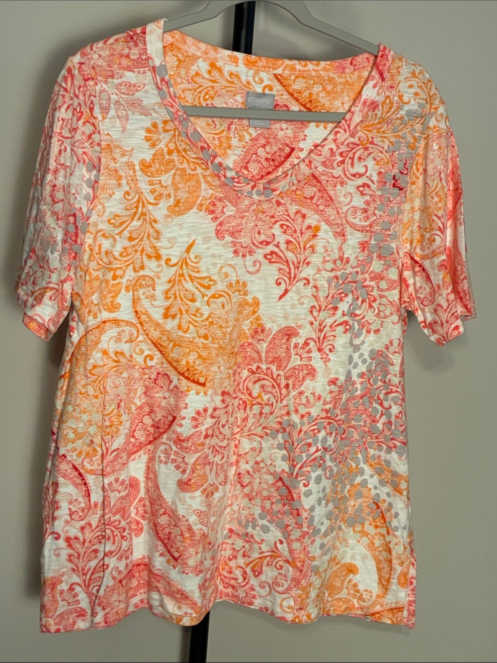 Chico's Coral & Orange Paisley Short Sleeve V-Neck Top Cotton Modal Size 2 Large